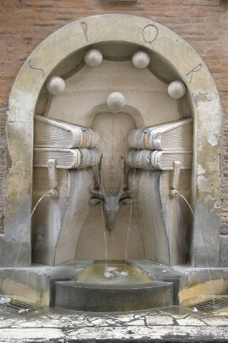 Fontaine romaine